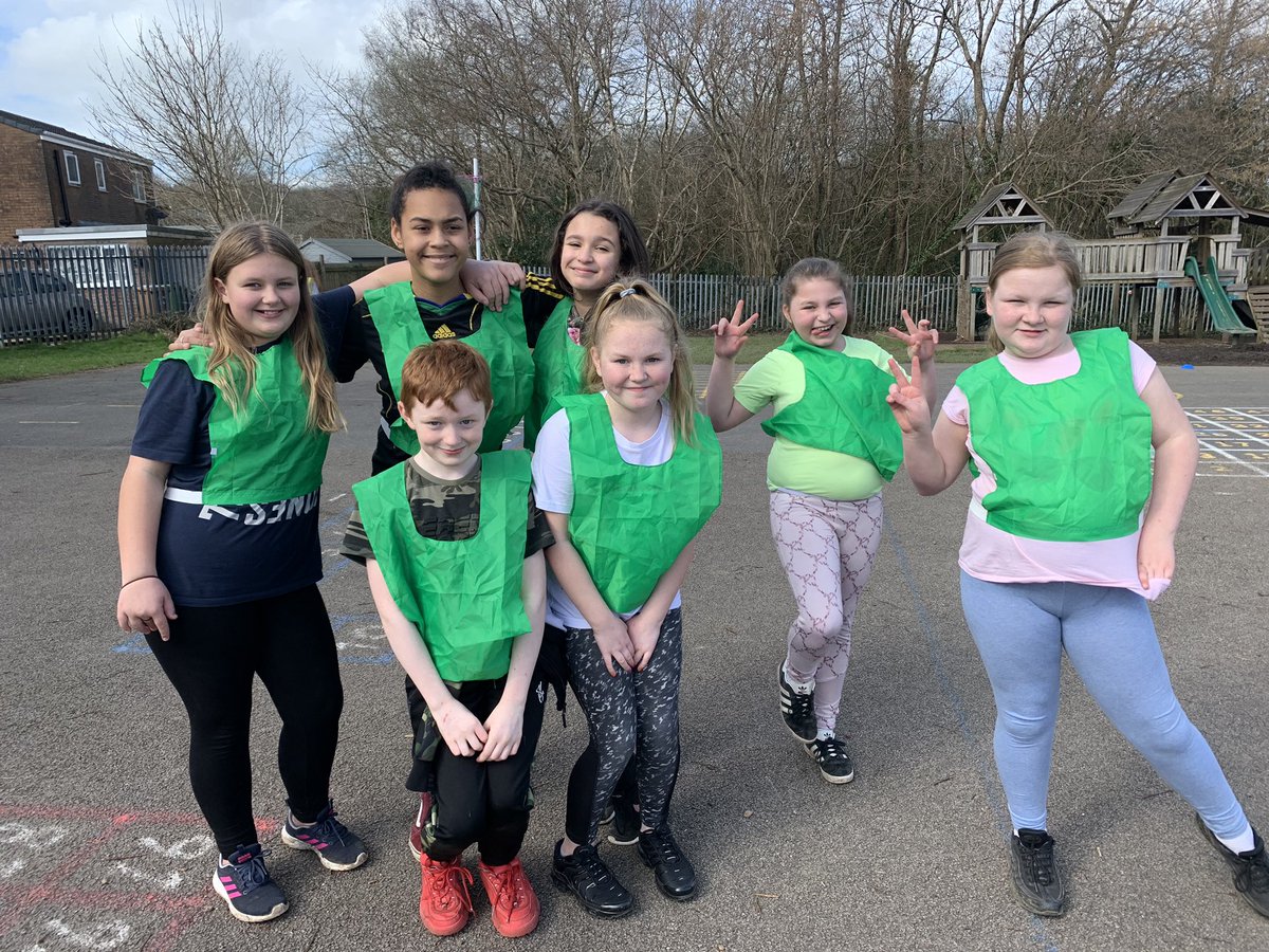 Plasyfelin's tweet photo. Year 5&6 having a great time competing in house matches for @sportrelief #plappe #healthyconfidentindividuals https://t.co/SGWzaMDAEp