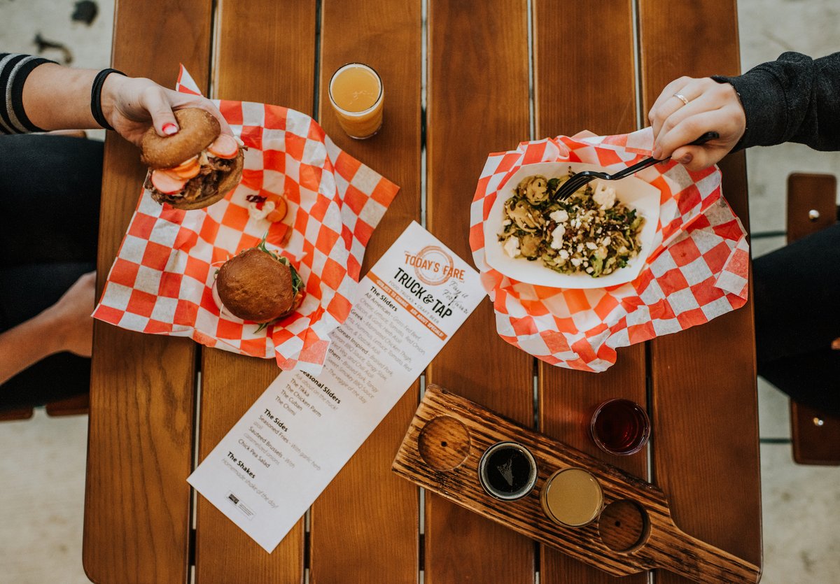 Today's truck: Pay It Forkward is here today! #alpharettaga #downtownalpharetta #atleats ow.ly/dorB30qnXYB