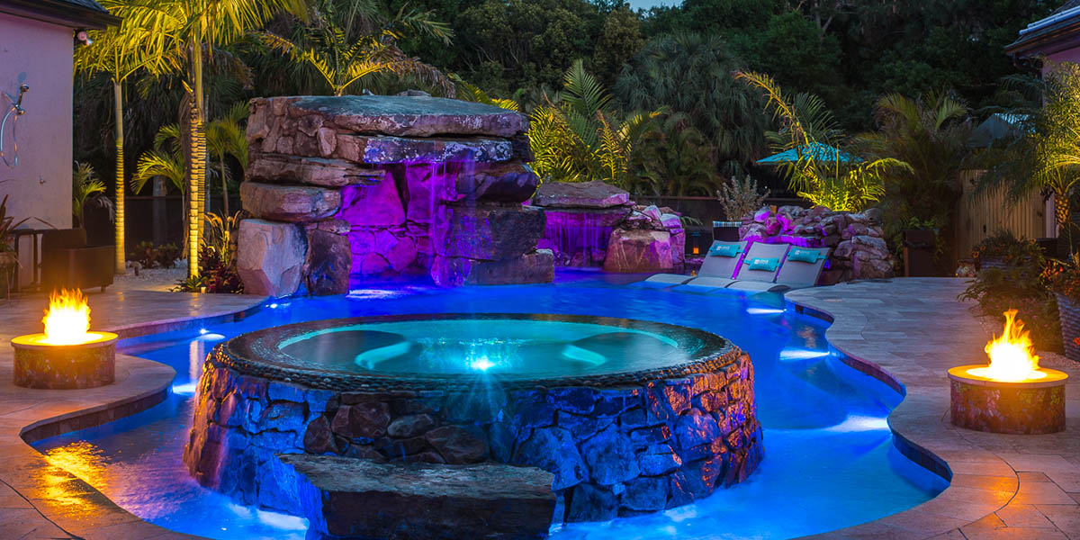LagoonsDesign's tweet photo. Fire is the most tangible of all visible mysteries. #firefeaturefriday 

#lucaslagoons #insanepools #fire #firepit #outdoorliving https://t.co/yAfAfpsjBK