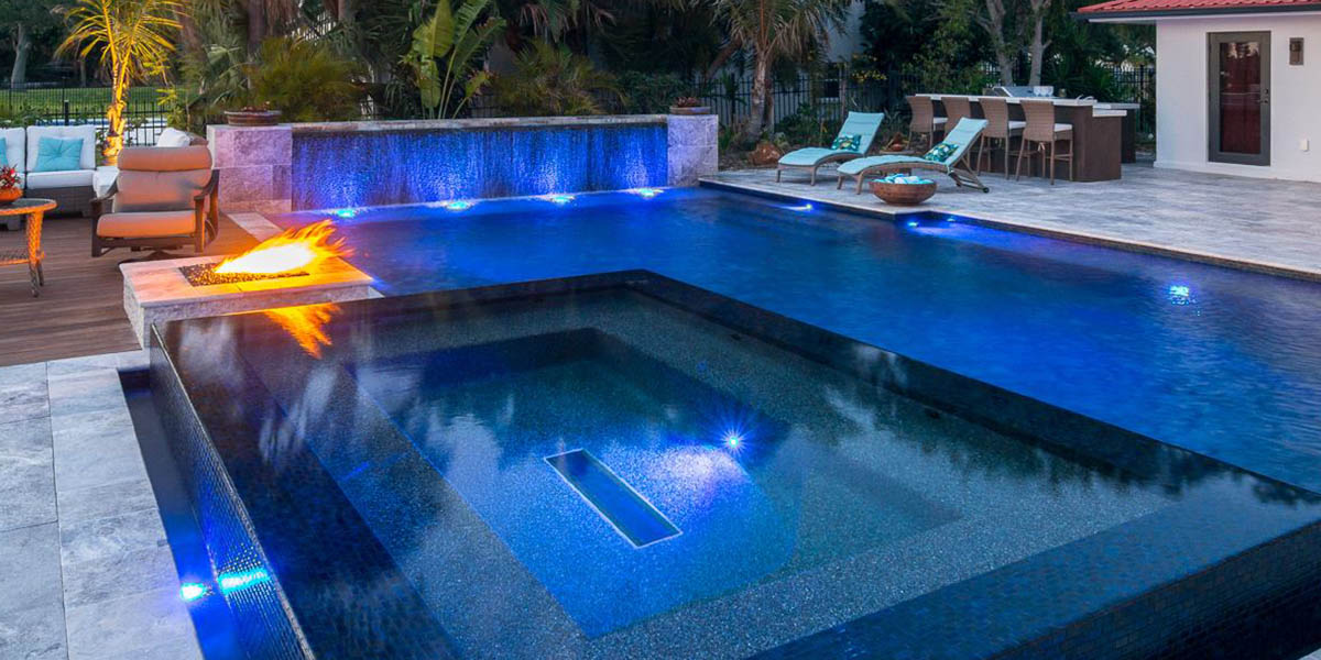 LagoonsDesign's tweet photo. Fire is the most tangible of all visible mysteries. #firefeaturefriday 

#lucaslagoons #insanepools #fire #firepit #outdoorliving https://t.co/yAfAfpsjBK