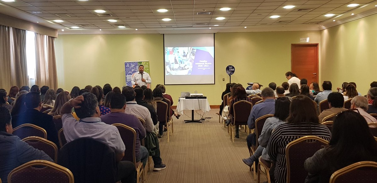 🔴AHORA! En la #JornadaEntidadesPatrocinantes toma la palabra <a href="/erwinnavarrete/">Erwin Navarrete</a>, jefe de la <a href="/DitecMinvu/">MinvuDitec</a>, para abordar temáticas relacionadas a la asistencia técnica y el rol de las entidades desarrolladoras de proyectos en la gestión de programas habitacionales.🏗👷‍♀️👷‍♂️➡️🏘