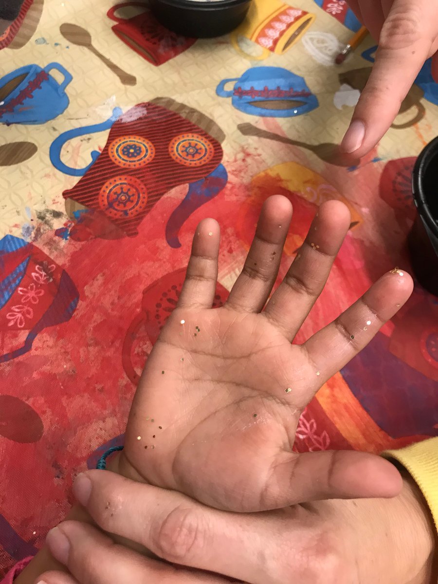 BriarcliffCraig's tweet photo. Mrs. Allison’s brilliant experiment with preK to show how germs are spread if we aren’t careful but how washing hands makes them go away. (Glitter represents the germs.)
@BriarcliffES #BESKidsFirst #AllBulldogsMatter #BESStarsofPositivity https://t.co/Ugsdy5lom6