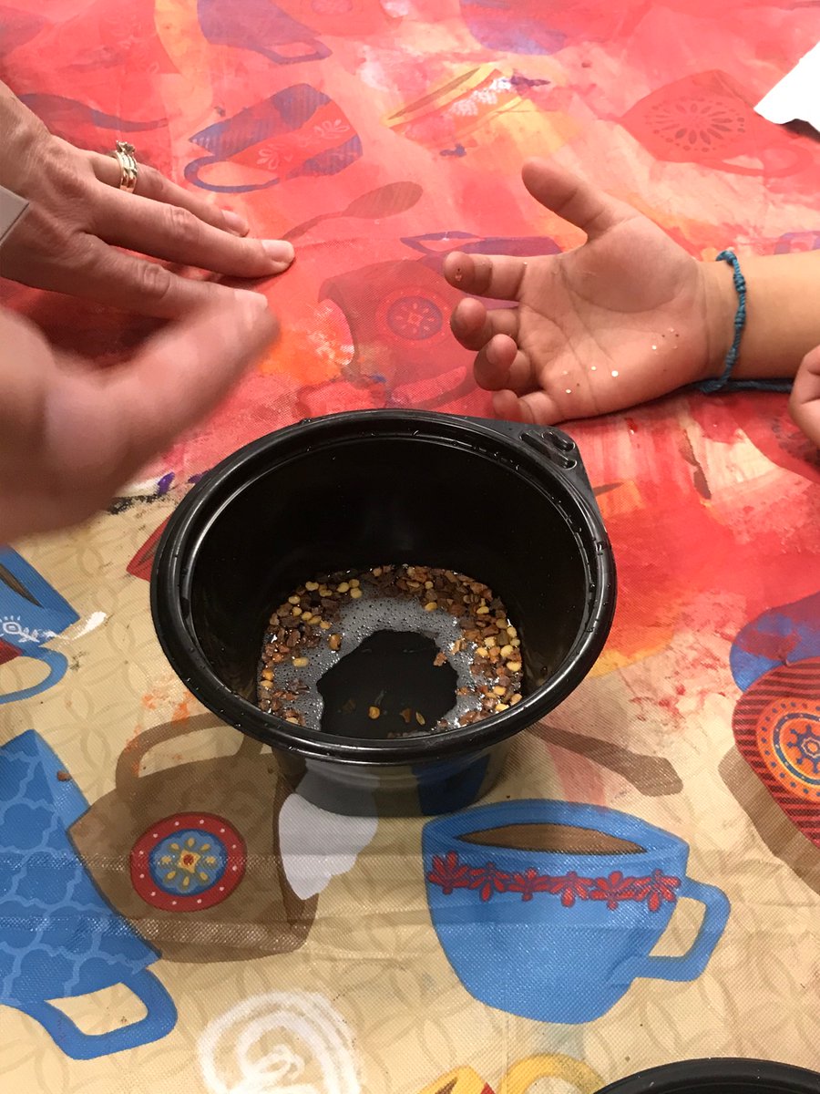 BriarcliffCraig's tweet photo. Mrs. Allison’s brilliant experiment with preK to show how germs are spread if we aren’t careful but how washing hands makes them go away. (Glitter represents the germs.)
@BriarcliffES #BESKidsFirst #AllBulldogsMatter #BESStarsofPositivity https://t.co/Ugsdy5lom6