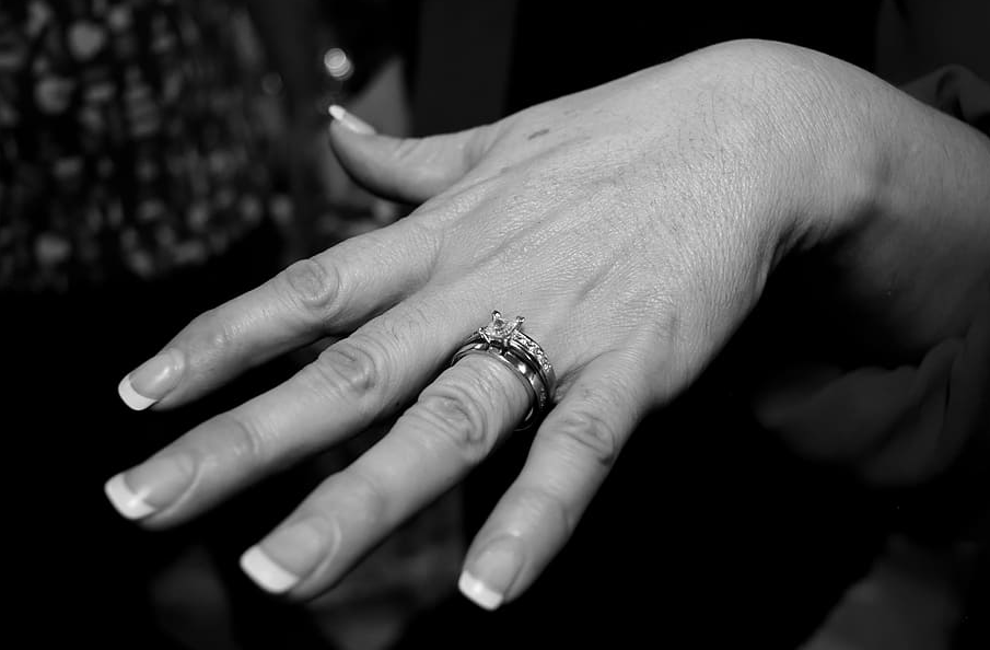 BiagioJeweller's tweet photo. How do you wear your wedding ring? 
Under or over? 

#WeddingRings #QuickQuestion https://t.co/aQ99fgmhaP