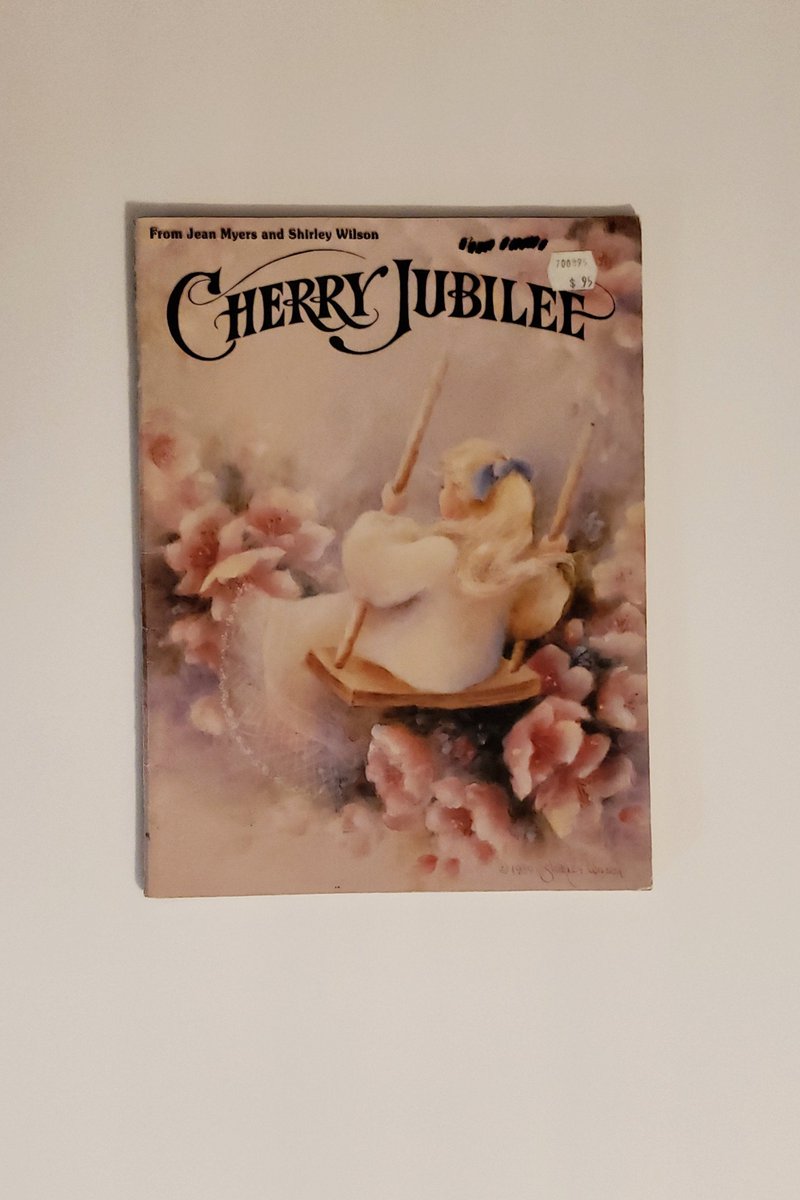 RogersPhotogra1's tweet image. Cherry Jubilee by Jean Myers and Shirley Wilson, Tole Painting Book etsy.me/2TNvJI5 #Etsy #DovesClosetInc #BearPattern