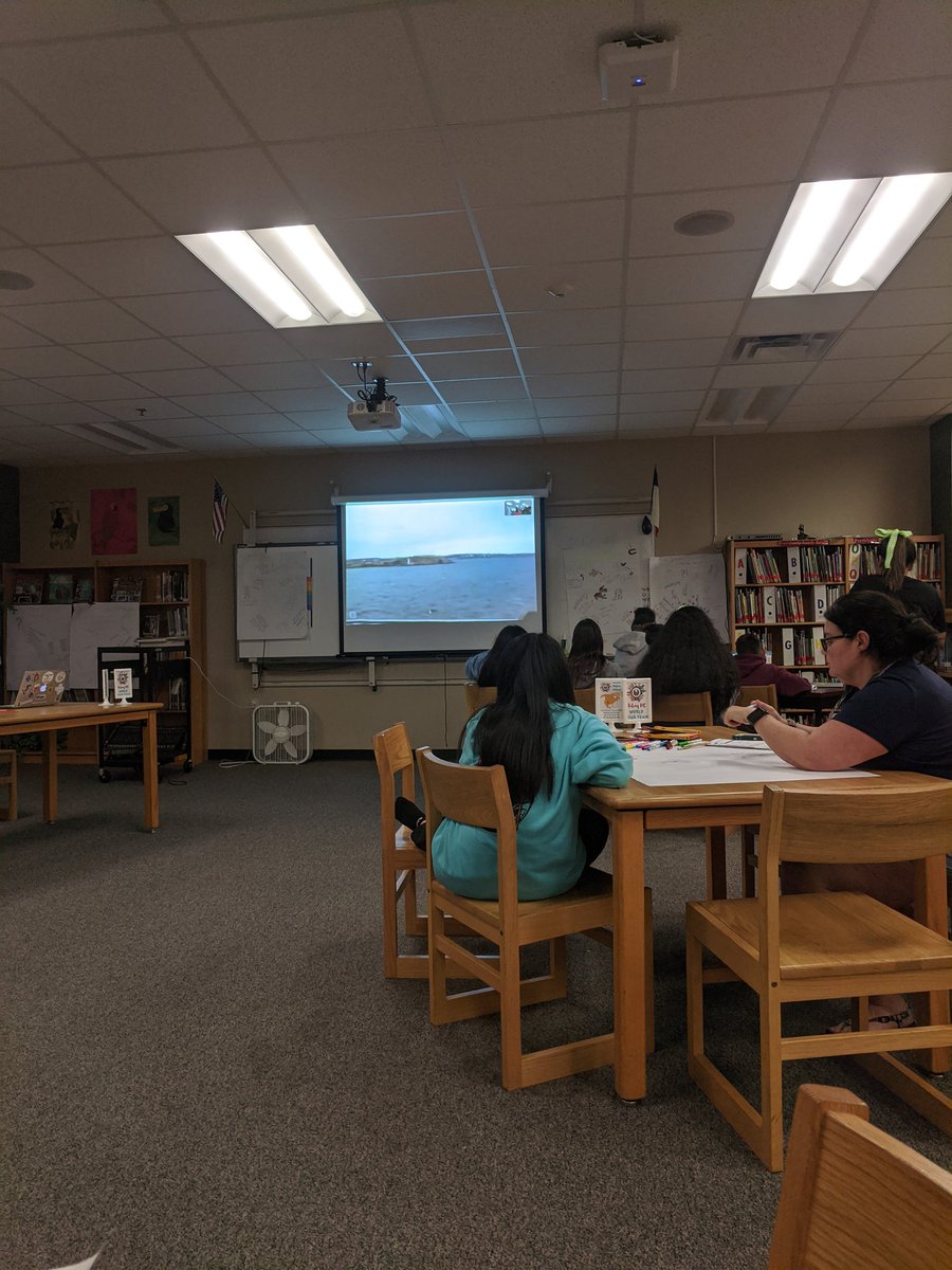 TSelz43's tweet photo. Call #24! Mystery Skype with Canada! #DeLayWorldJourney @GarzamMonique @CastilloMath @monica_burke @kingczhistory @MrHarbula @jaynegermany https://t.co/s2x5l7r76J