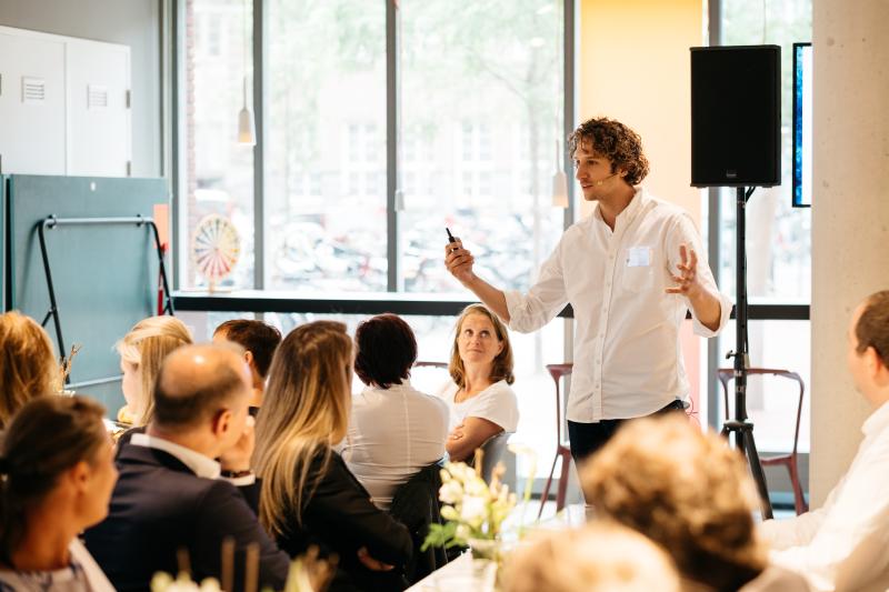 Omdat heel veel mensen de aankomende twee weken thuis werken i.v.m het #Coronavirus hebben wij iets unieks voor jullie! Het is altijd tijd om iets nieuws te leren. Om die reden bieden wij drie gratis webinars aan: energyplatform.nl/webinar/