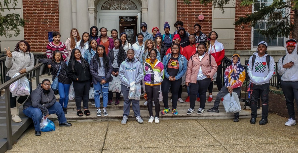 MISDSummitJags's tweet photo. On the campuses of the Universtiy of Maryland (statue of Frederick Douglass), and Howard University. It’s been a fantastic and memorable experience! This is how we Summit!💙

#SHSCollegeTours
#Opportunities
#CollegeIsForMe
#CollegeReadiness
#SummitHighSchool
#WeBelongInCollege https://t.co/4VSec72Hb8