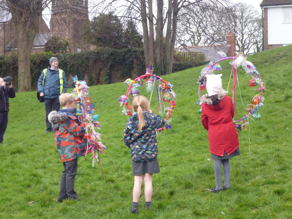Overleighschool's tweet photo. M is for mighty in a soul of war
I is for intelligent with a wise owl
N is for never married to stay focused
E is for extreme exploring
R is for Roman's roaming
V is for victory when winning battles
A is for aura surrounding Minerva!
#romansword #friendsofedgarsfield #minerva https://t.co/5g5goQMOax