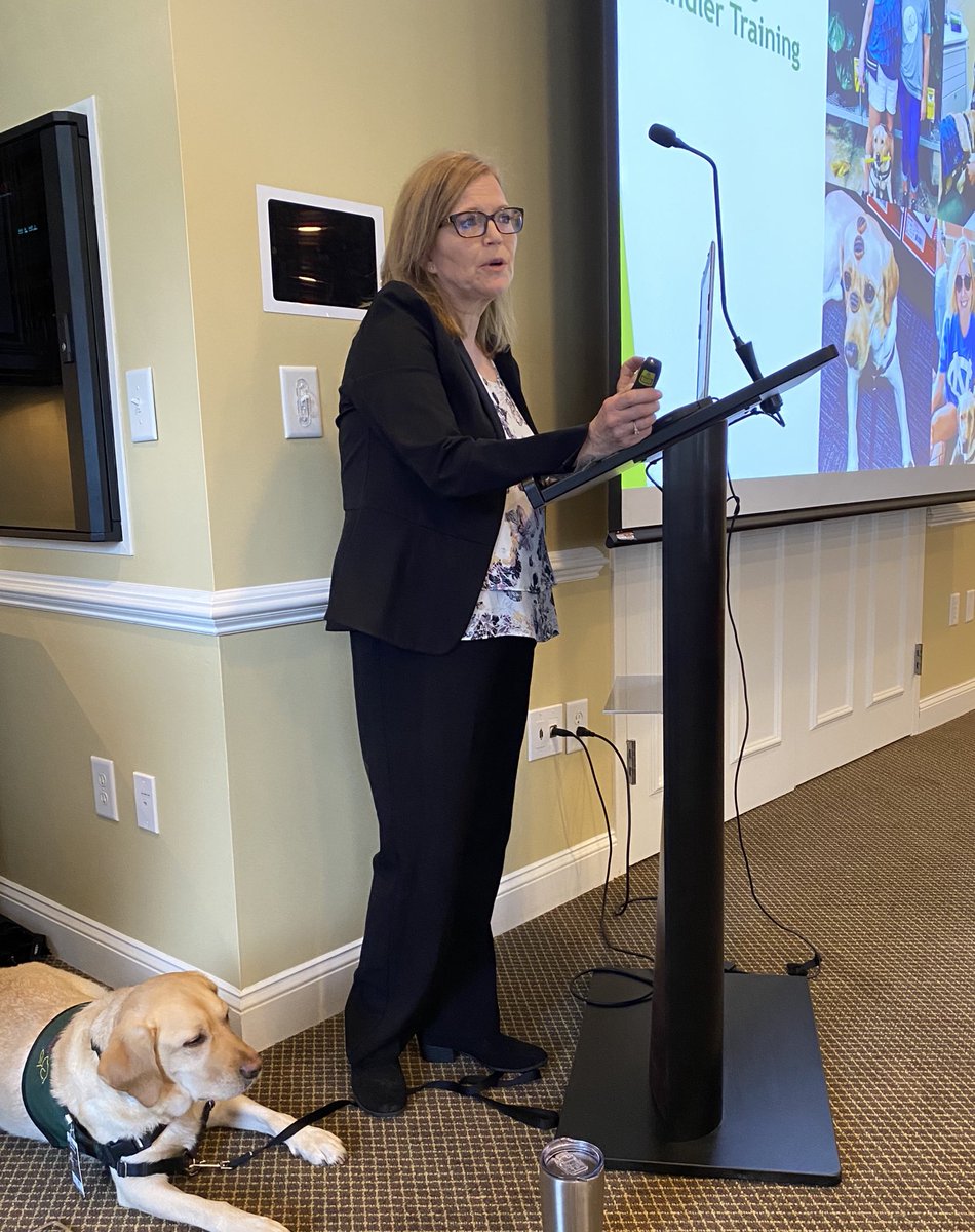 LauraMRidgeway's tweet photo. Today @ncdentalsociety we met Atkins, a highly-trained rehabilitative facility dog, helping patients with dental anxiety #oralhealth https://t.co/1KV309swwX