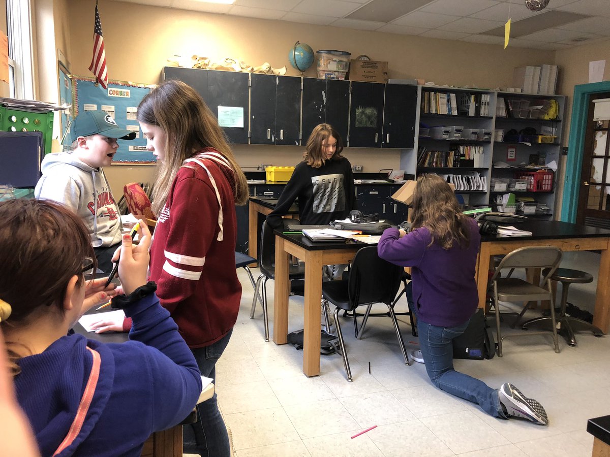 MsKHemken's tweet photo. Working on weathering,erosion, deposition stations to practice identifying and preventing them. #fmsteach https://t.co/EtWYGx16p1