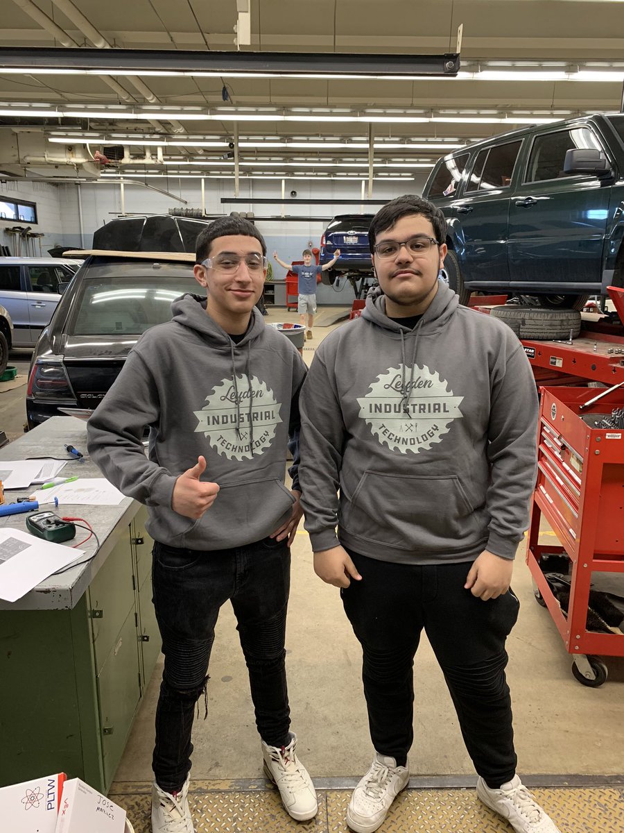Paul Potvin (@potvingprxp) on Twitter photo Ind Tech students enjoying their new sweatshirts! #leydenpride #eastleydenautos <a href="/LeydenIndTech/">Leyden Ind Tech</a> Ind Tech students enjoying their new sweatshirts! #leydenpride #eastleydenautos <a href="/LeydenIndTech/">Leyden Ind Tech</a>