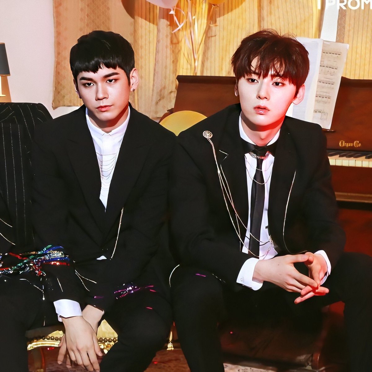 timeto_onghwang's tweet photo. 180314

               🌤                                         🌃

#개안즈 https://t.co/yn1wGfeefo