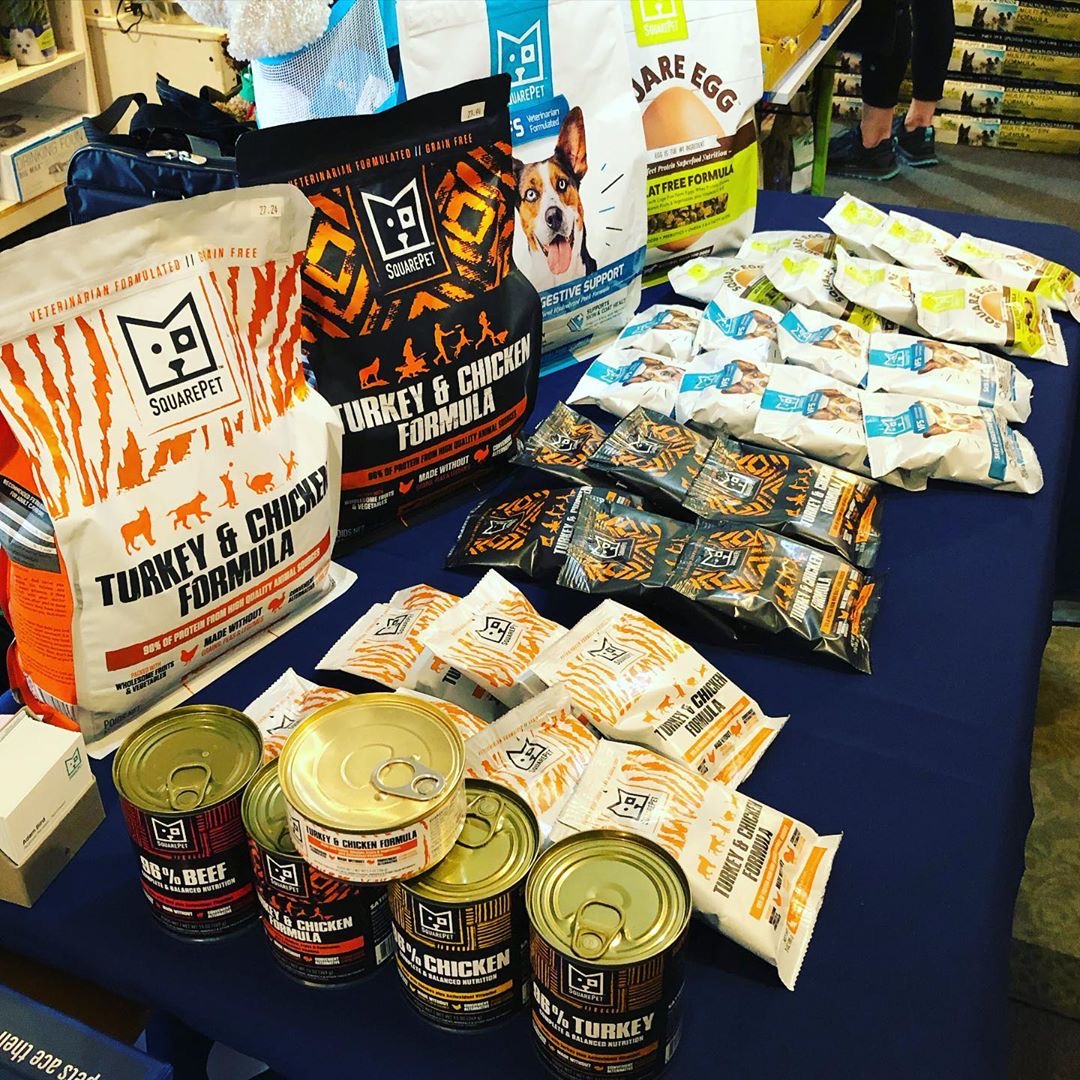 Thanks to Green Cottage pets in Gig Harbor, WA for having us out to provide your wonderful customers with info, and of course, SquarePet samples! Find a SquarePet retailer in your area: mysquarepet.com/where-to-buy/