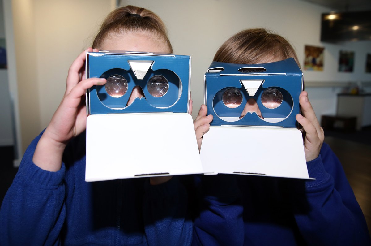 LCFC_Community's tweet photo. 4๏ธโฃ6๏ธโฃ budding young scientists joined us at our Community Hub for #BritishScienceWeek ๐งช
All activities that featured celebrated Leicesterโs contributions to science ๐ฅผ
#CityScienceStars https://t.co/BlJKjGOgkU