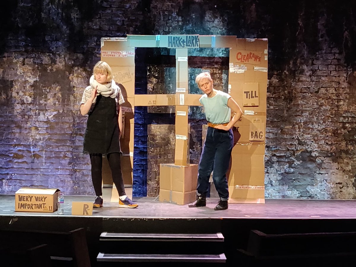 Tickets are available for tonight’s performance of PIGEONS ON L’EDGE at @VAULTFestival at 9pm! Fly on down for a night of pigeon comedy 🐦 #theatre #comedy #londontheatre #VAULT #protectthehumansatallcosts #pigeonscode #VAULTFestival #VAULTFestival2020 vaultfestival.com/whats-on/pigeo…