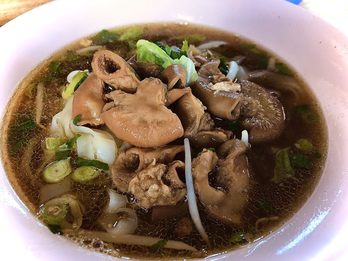 tanxtsn's tweet photo. 📍ก๋วยเตี๋ยวไส้นิศรี ย่านสันติธรรม
ตุ๋นไส้ได้ดีมากกก นุ่มละมุนลิ้นสุดๆ✨ เป็นร้านก๋วยเตี๋ยวฉบับอิสลาม ชามละ45-50บาทเท่านั้น ใครเป็นสาวกไส้พลาดไม่ได้น้าา💕
เปิด07:30 - 16:00 น. ร้านหยุดวันศุกร์
ปล.มีข้าวซอยด้วย
@aroii #รีวิวเชียงใหม่ #อร่อยบอกต่อ https://t.co/nOisHTvBvc