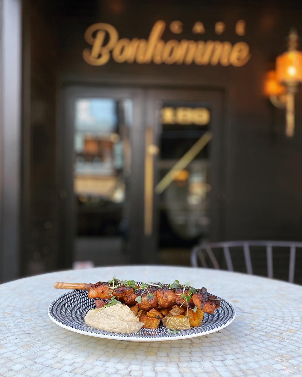 Marinated chicken thigh kabob with tahini hummus, black garlic chimichurri, &amp; roasted potatoes... Just $9 #AllDayEveryDay