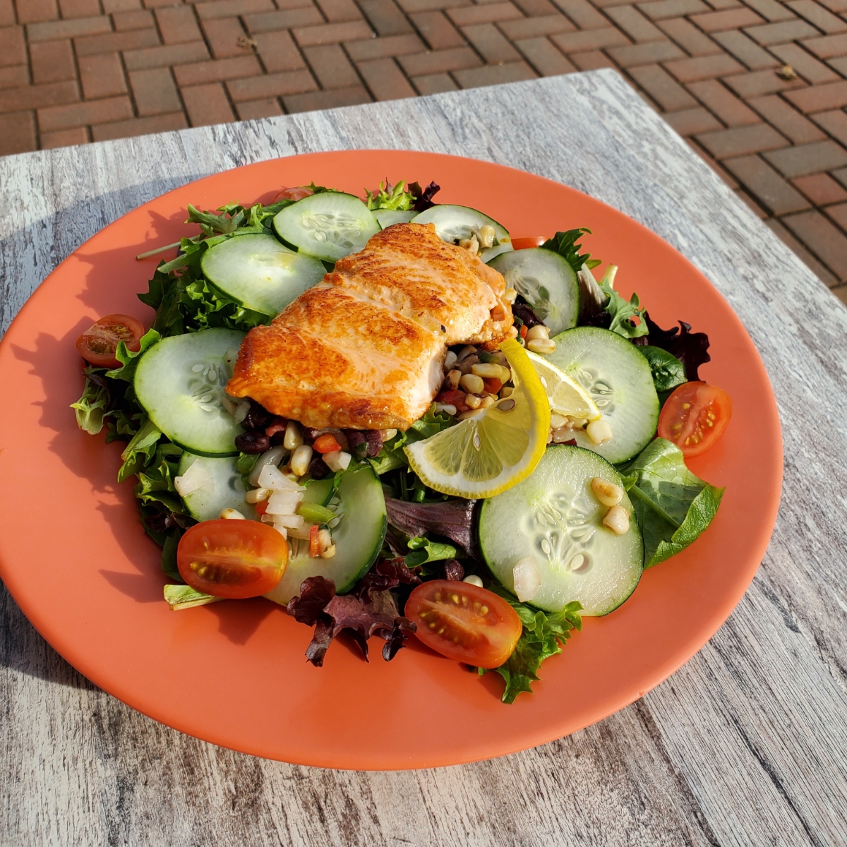 CheeseBoardNJ's tweet photo. Mmmm...Grilled miso-ginger salmon salad!

#cheeseboardnj #foodie #goodfood #lunchtime #salad #salmon #smallbusiness #delicious #gourmet https://t.co/kWzNYZiAtG