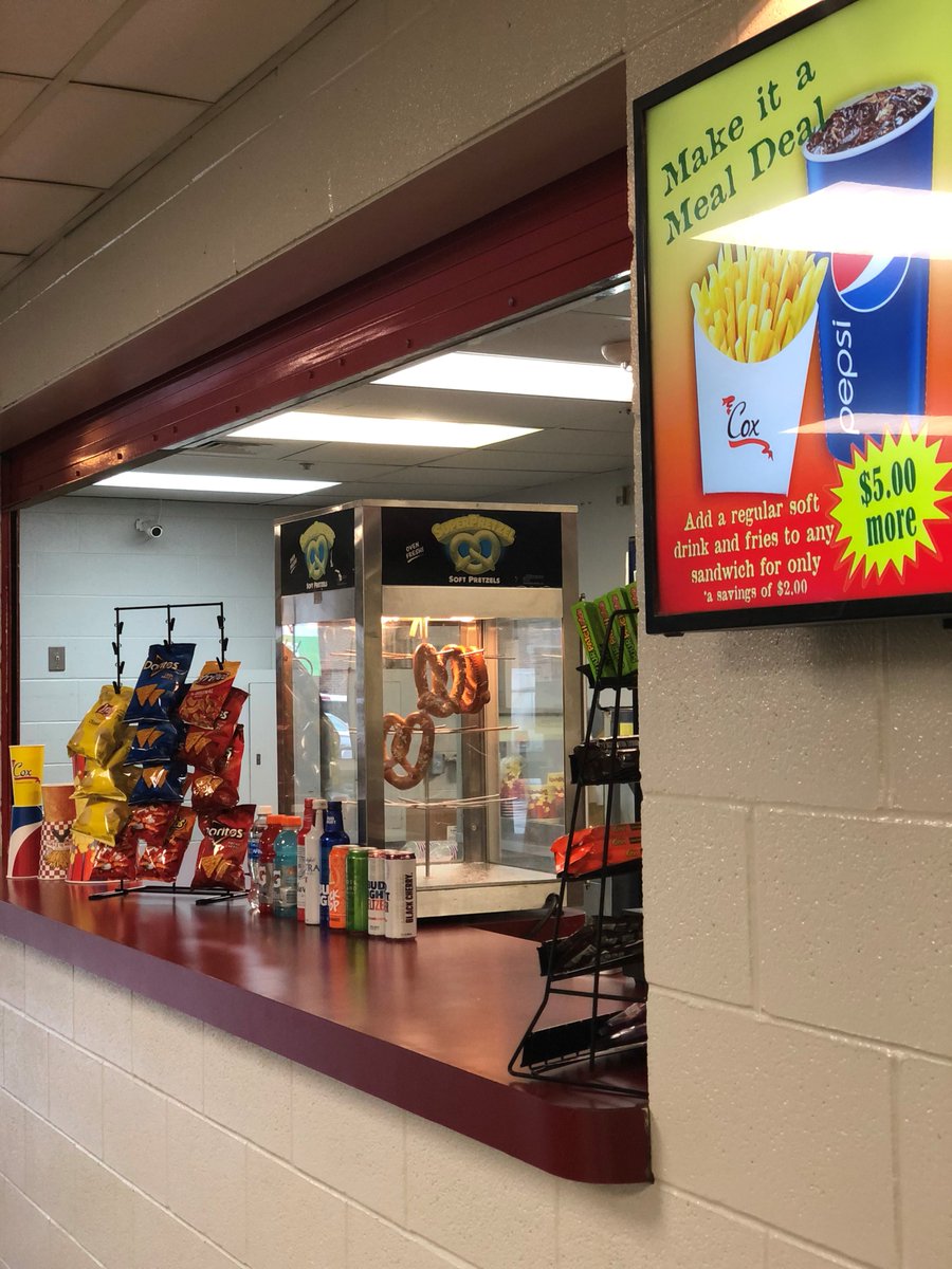 CbyCox's tweet photo. While perusing through the All American Pet Expo make sure you conquer that craving at one of our many concession stands through out the expo center. #concessions https://t.co/4nkGErMJ3O