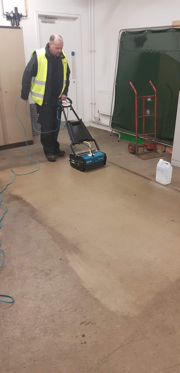ptsclean's tweet image. Are Your Floors Clean? There are many benefits to keeping your floors clean with a floor scrubber dryer- it's more effective &amp;amp; hygenic than using a mop! Don't spread dirt/germs on your floor with a mop, simply clean them up with a floor scrubber dryer. #TheCleaningMachinePeople