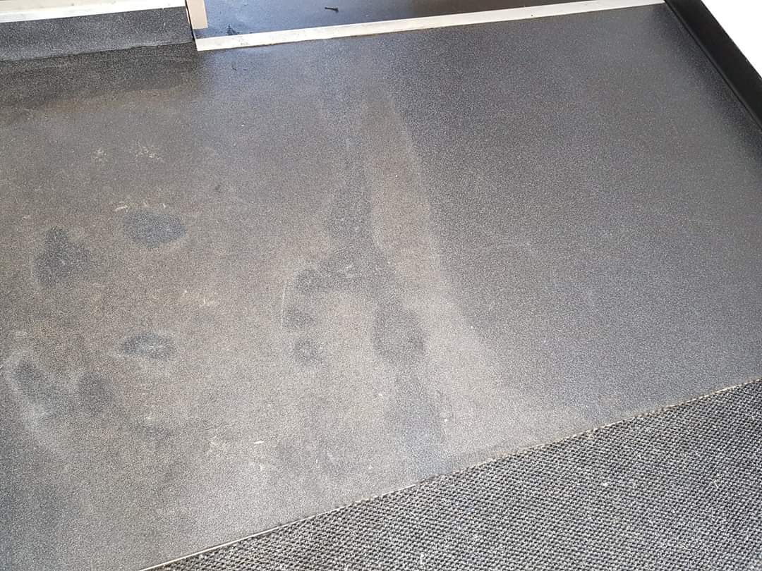 ptsclean's tweet image. Are Your Floors Clean? There are many benefits to keeping your floors clean with a floor scrubber dryer- it's more effective &amp;amp; hygenic than using a mop! Don't spread dirt/germs on your floor with a mop, simply clean them up with a floor scrubber dryer. #TheCleaningMachinePeople