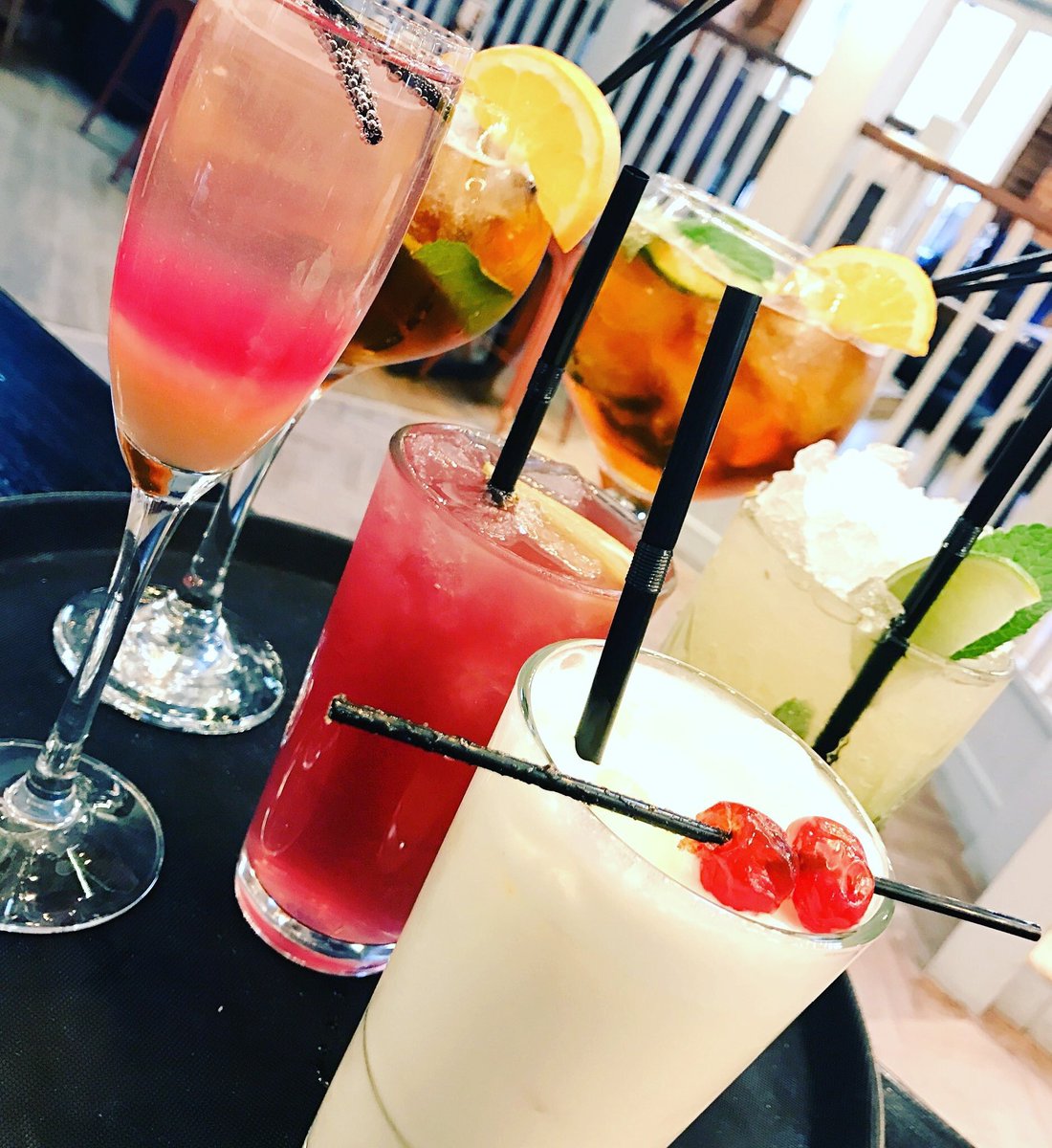SlugHarborne's tweet photo. It’s #fabulousfriday enjoy our house vinuva #Prosecco for just £13 per bottle until 10pm #friyay #cocktails https://t.co/J9LMXbJw2E