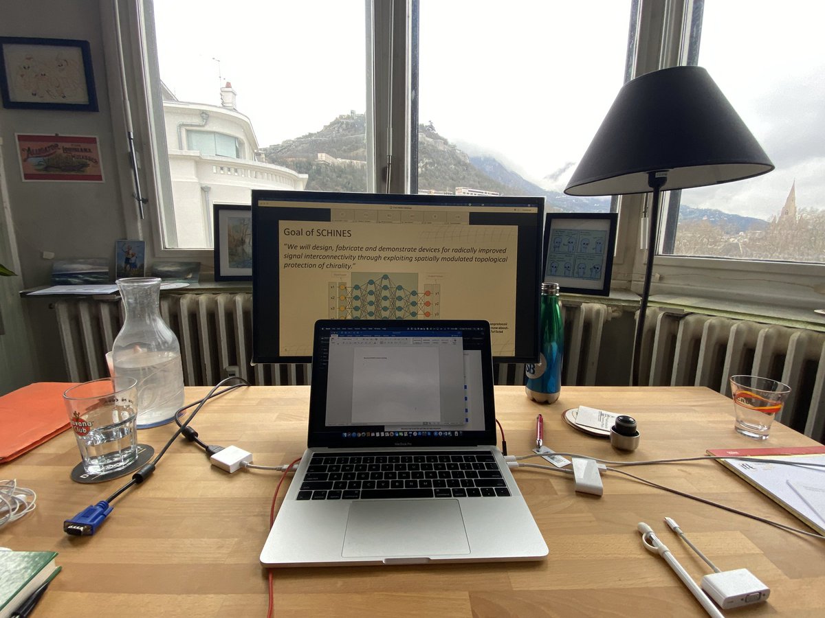 EsSchin's tweet photo. Home office is the new office and @EsSchin is prepared for it! https://t.co/oLmOI67oYc