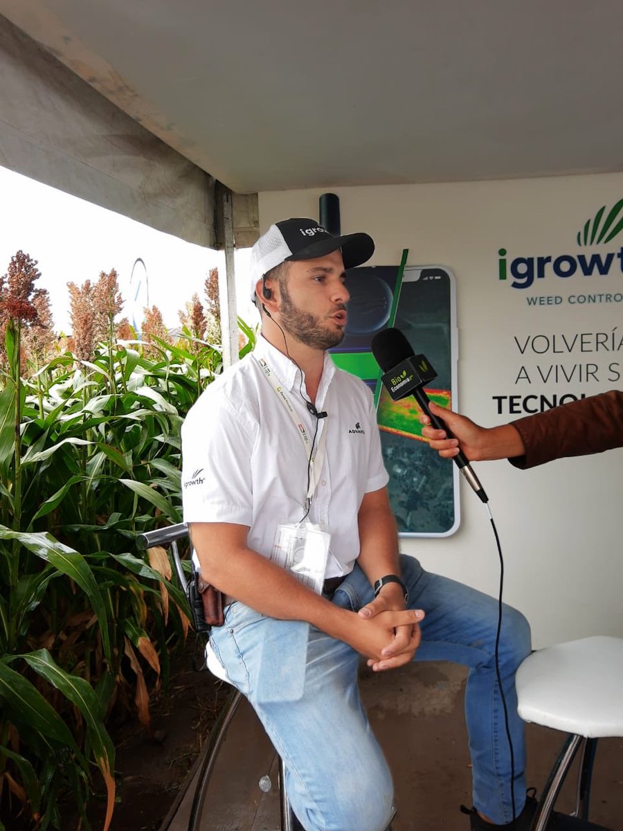 CoresGaspar's tweet photo. “Nos quedamos sin catálogos” .. me dice @Pilupas ayer a las 17:30. Cerramos @Expoagrocom antes de lo previsto pero felices por los más de 900 Productores/ Estudiantes/ Asesores/ Medios/ Distribuidores que visitaron el stand de @advantaseedsarg durante estos 3 días. ¡Gracias! https://t.co/nTWnlD29QK