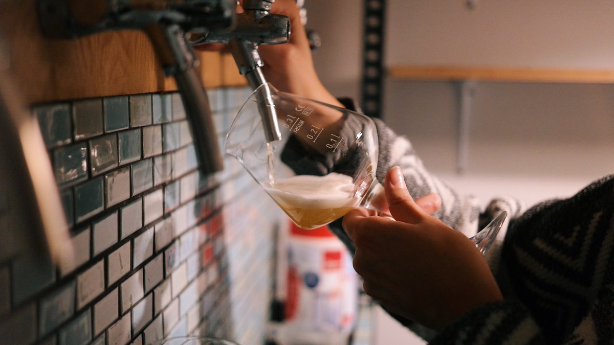 BogeUK's tweet photo. A whopping 8.5 BILLION pints were sold in the UK alone in 2018! From #fermentation and aeration to carbonating and kegging, #breweries require 100% oil-free compressed air.
A BOGE #Bluekat catalytic converter is a completely safe and economical solution. https://t.co/2JsJlHSoMg https://t.co/1gz90slxsB