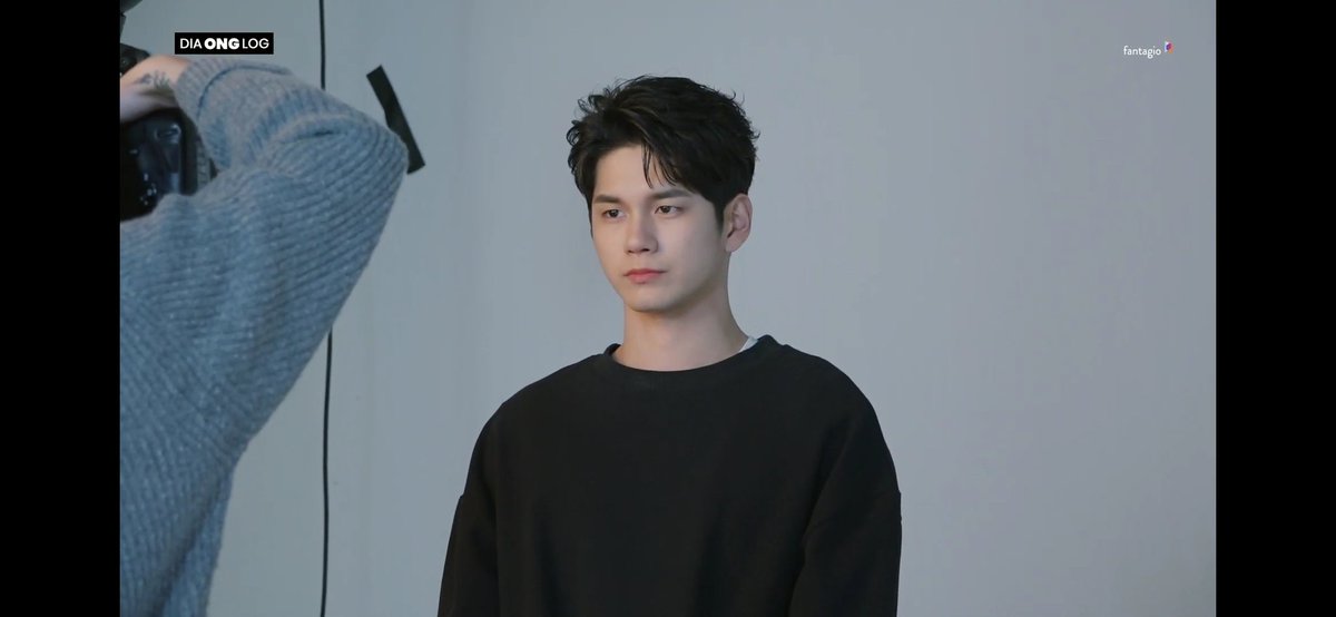 meanttobeOng's tweet photo. Ong in Black never disappoints 😍😍😍
#thespringhome #TSHXONG #더스프링홈
#ONGSEONGWU #옹성우 https://t.co/GNgN6BR50B