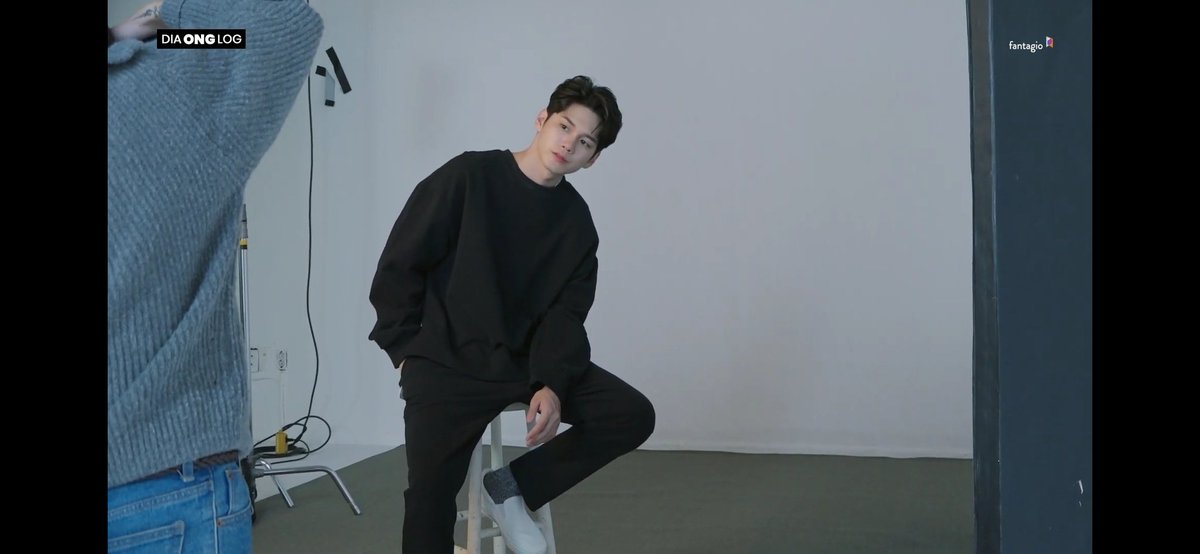 meanttobeOng's tweet photo. Ong in Black never disappoints 😍😍😍
#thespringhome #TSHXONG #더스프링홈
#ONGSEONGWU #옹성우 https://t.co/GNgN6BR50B