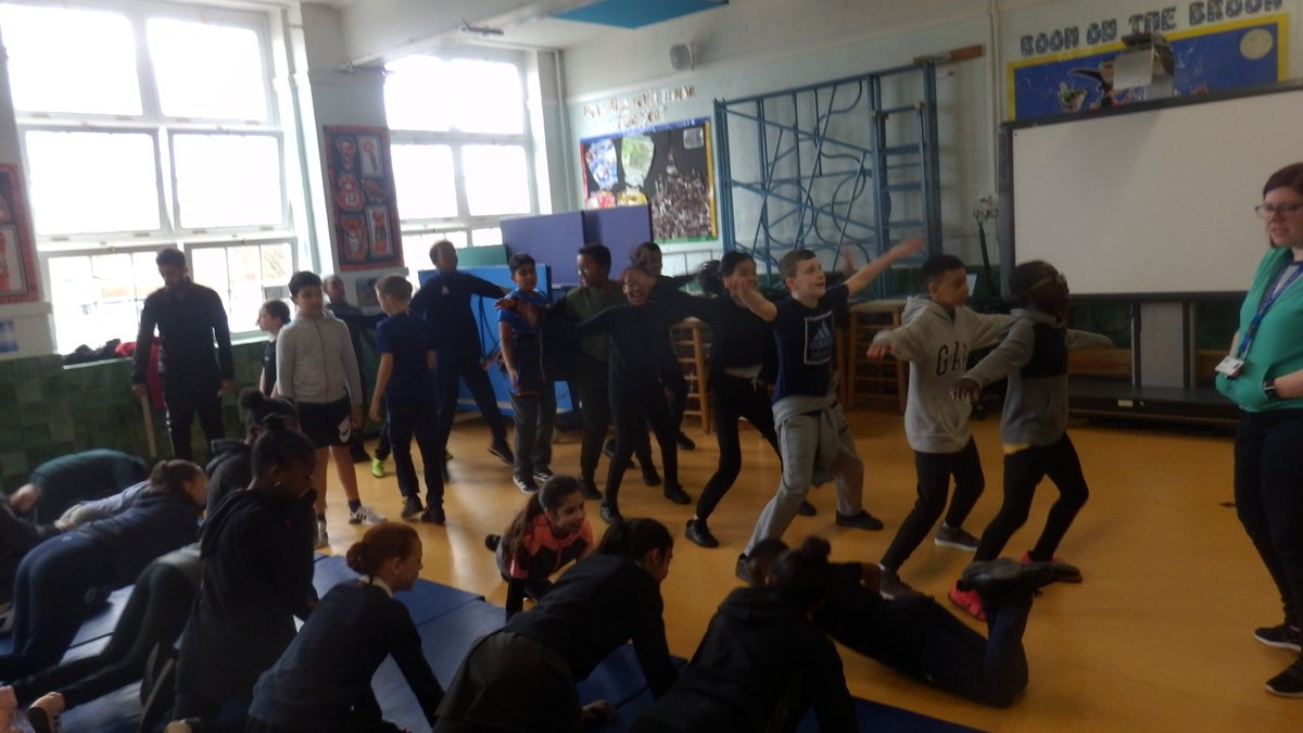 wormholtparksch's tweet photo. what a fantastic #SportsRelief2020 morning with our visiting athlete, Olympic Long Jump hopeful @zeekslife taking our pupils through their training circuit https://t.co/qeJhvqTqcP