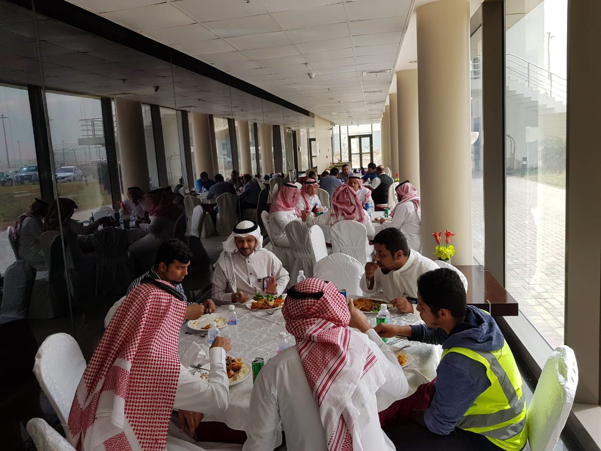 SaudiPATs's tweet photo. أقامت شركة #الطيران_الخاص_السعودي مأدبتي غداء بصالتي الطيران الخاص بـ #الرياض و #جدة ، وقد حضرها لفيف من منسوبي الجهات الحكومية و الأمنية و الشركات المشغلة https://t.co/90WfpIaSOC