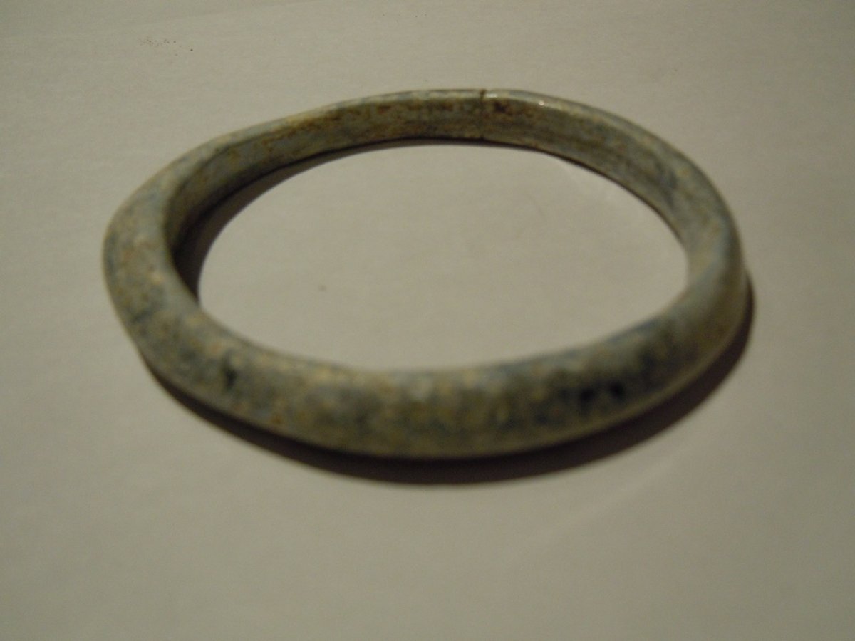 antiqueoakuk's tweet photo. A Coloured Glass Roman Bracelet
Price : £50
https://t.co/0ih4qD1dyn

#antiques #romanbracelet #bracelets https://t.co/XhQWe9lDca