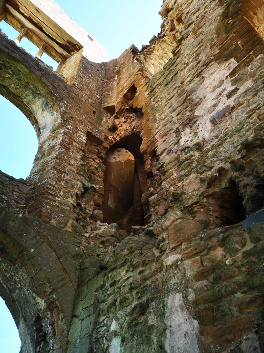 RiverTreeD's tweet photo. Last picture of #sherbornecastle! Just couldn't help myself, the cross section of the stairs leading upwards is too interesting not to post...

#interesting #history #castle #sherborne https://t.co/273uCs5H8H