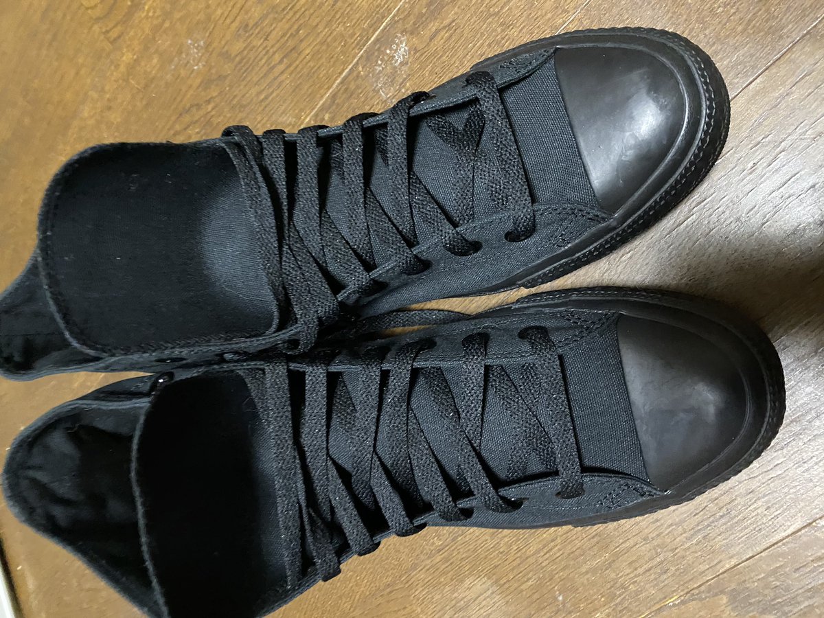 野沢菜巡査 餃子奉行アオハル ﾑﾗｻｷｴﾙﾒｽの会 コンバースのハイカットの黒を買ったんですけどハイカットって靴紐何処まで通すの