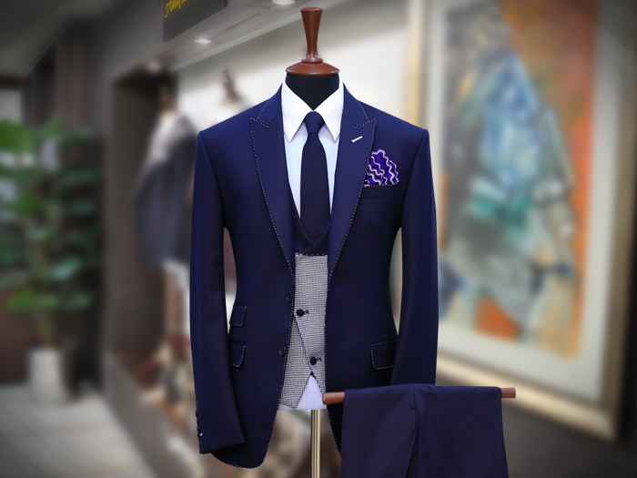 AndreEmilio_Men's tweet photo. True Luxury is Found in Clothing that is Expertly Honed for the Man who Wears It 💫🏇🕶️
📢Free Design Consultation 📲 Call/Whatsapp 0300-0800744 or 0300-0800745
#AndreEmilio #SuMisura #Suits #MensFashion #MensStyle #Bespoke #SuMisurasuit #Wintersuits #Wedding https://t.co/Q3kGtn94QI