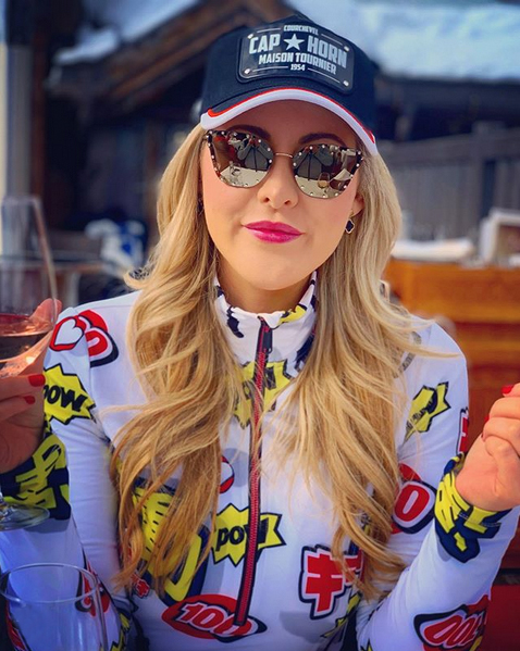 A few of our favourite #WearingWhiteStone pics from the last few weeks... ⛷️⛷️⛷️
#Goldbergh #PoivreBlanc #Bogner