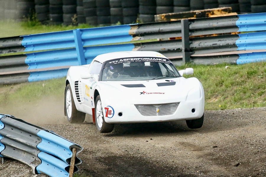 5NationsBRX's tweet photo. You know it’s been a good week when Super National drivers are flocking to compete in #5Nations #BRX #GuyCorner @CooperTireEU @ourmotorsportuk @LyddenHill @PembreyCircuit @krcircuit https://t.co/cqR3Ft3D8X