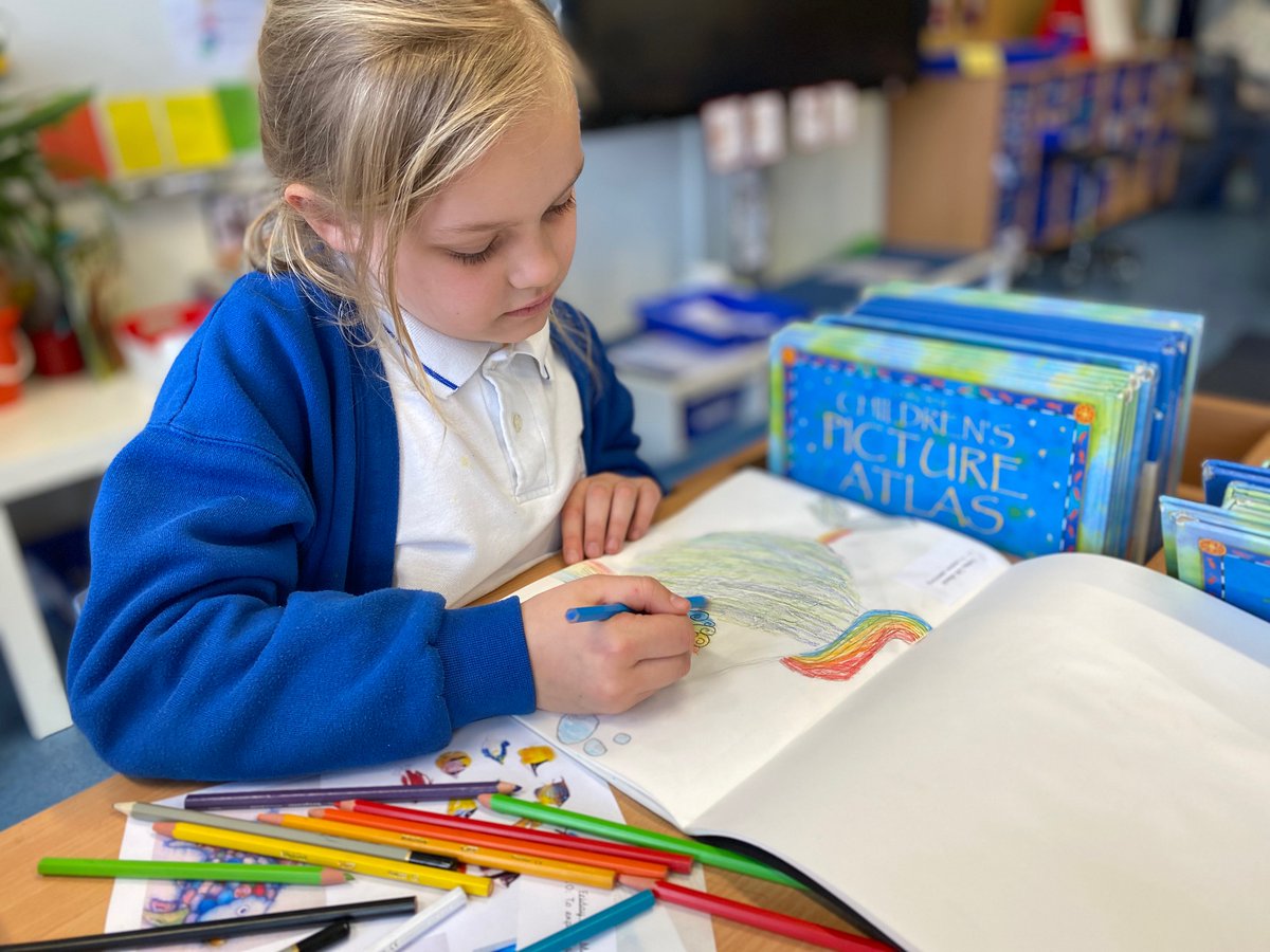 BSNJSV's tweet image. #JSVY2 have just begun their art unit by carefully sketching different imaginative fish. Important skills learnt today were to take their time, sketch lightly and think about variations of colour.
