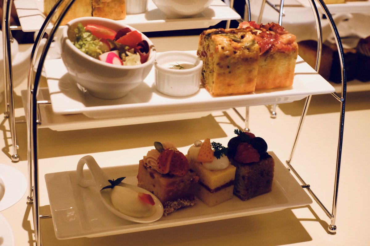 冬斗 2 10ウィンター キル発売 そして元町 中華街駅のそばに超オススメの パブロフ というパウンドケーキ 専門店がありまして ショーケースも素晴らしいんだけど併設のカフェがね サロン風の店内でケークサレ二種に本日のパウンドケーキ 9種類から 冬斗 2 10ウィンター キル発売 そして元町 中華街駅のそばに超オススメの パブロフ というパウンドケーキ 専門店がありまして ショーケースも素晴らしいんだけど併設のカフェがね サロン風の店内でケークサレ二種に本日のパウンドケーキ 9種類から