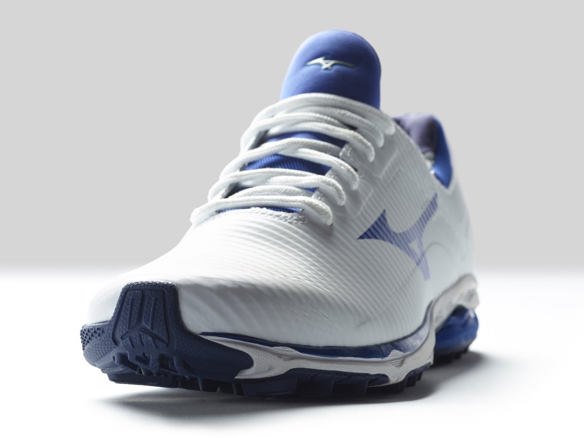 mizuno wave golf