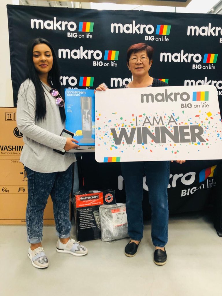 Makro_SA's tweet photo. Congratulations to our lucky winners! You still have time to visit us at #MakroRiversands for a chance to win and meet the @JacarandaFM crew broadcasting live between 12-4pm. #WorkzoneTakeover ππ₯³π https://t.co/w7ETmcPk8B