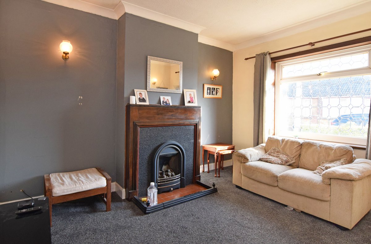 RTestateagents's tweet photo. NEW PRICE!! This detached bungalow set not far from Wootton Road has just been reduced!! Take a look before it goes! #bungalow #newhome #home #easofengland #eastanglia #norfolk #westnorfolk #kingslynn https://t.co/qsTxkn3nEs