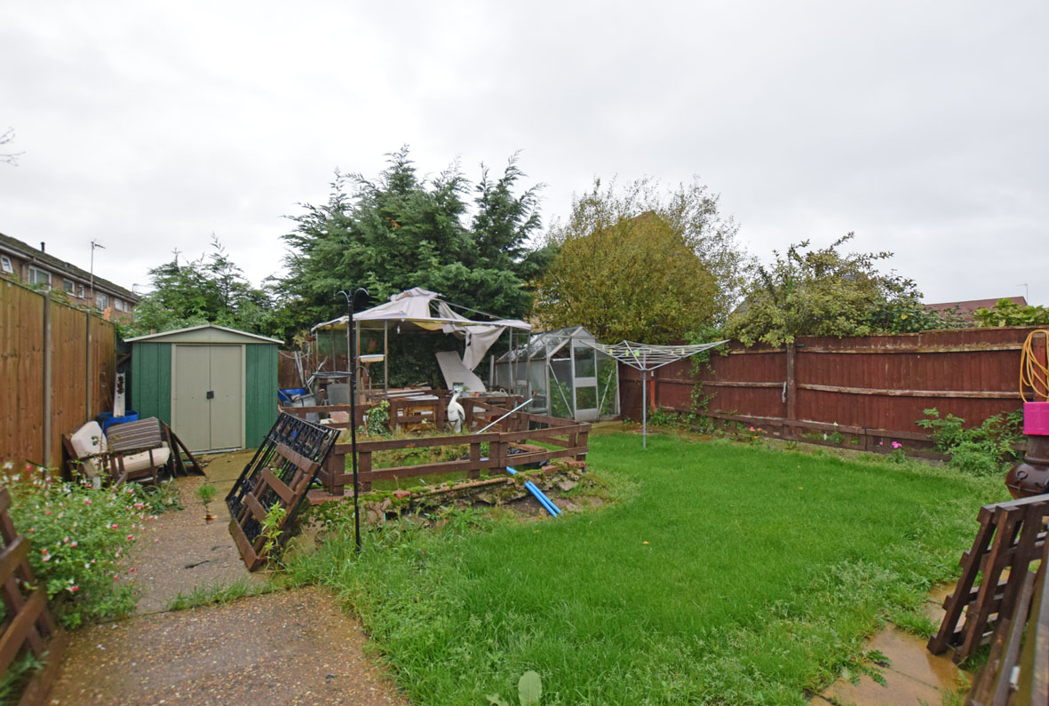 NEW PRICE!! This detached bungalow set not far from Wootton Road has just been reduced!! Take a look before it goes! #bungalow #newhome #home #easofengland #eastanglia #norfolk #westnorfolk #kingslynn