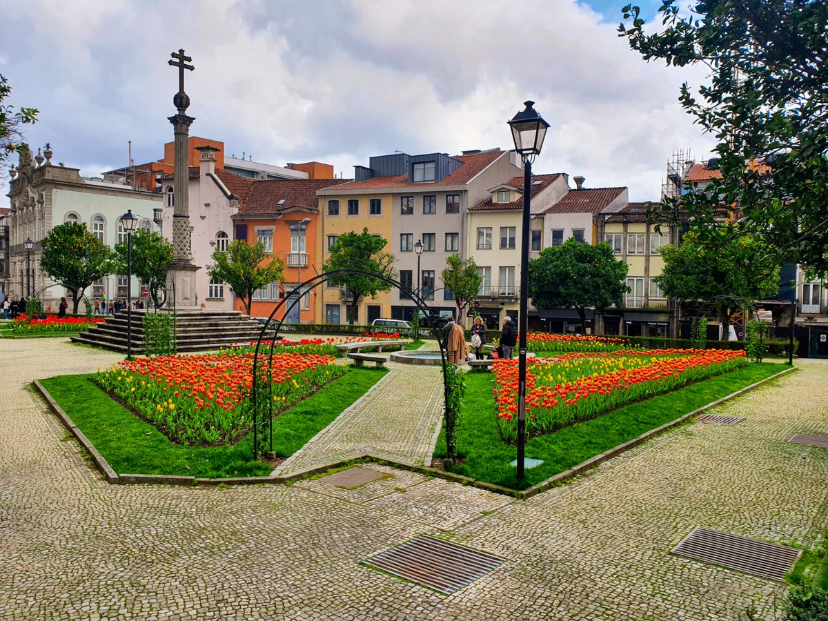 VisitBraga's tweet photo. Spring is coming...
This is Braga, a fine city with beautiful old architecture, a lot of churches and beautiful gardens. https://t.co/2QmpXv6HJv