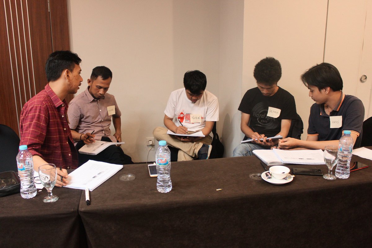 Lokataru Foundation kembali menggelar pelatihan "Menghadapi Pengkerdilan Ruang Sipil di Sektor Bisnis dan HAM". Pelatihan yang dilaksanakan pada 9 - 11 Maret ini ditujukan bagi para pembela HAM yang berkegiatan di tengah kondisi penyempitan ruang kebebasan sipil belakangan ini.