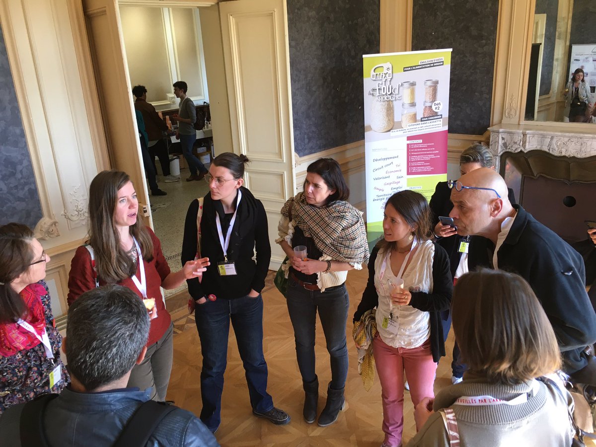 Notre équipe de facillitatrices et facillitateurs se chauffe autour des 6 défis  #mixfoudardeche