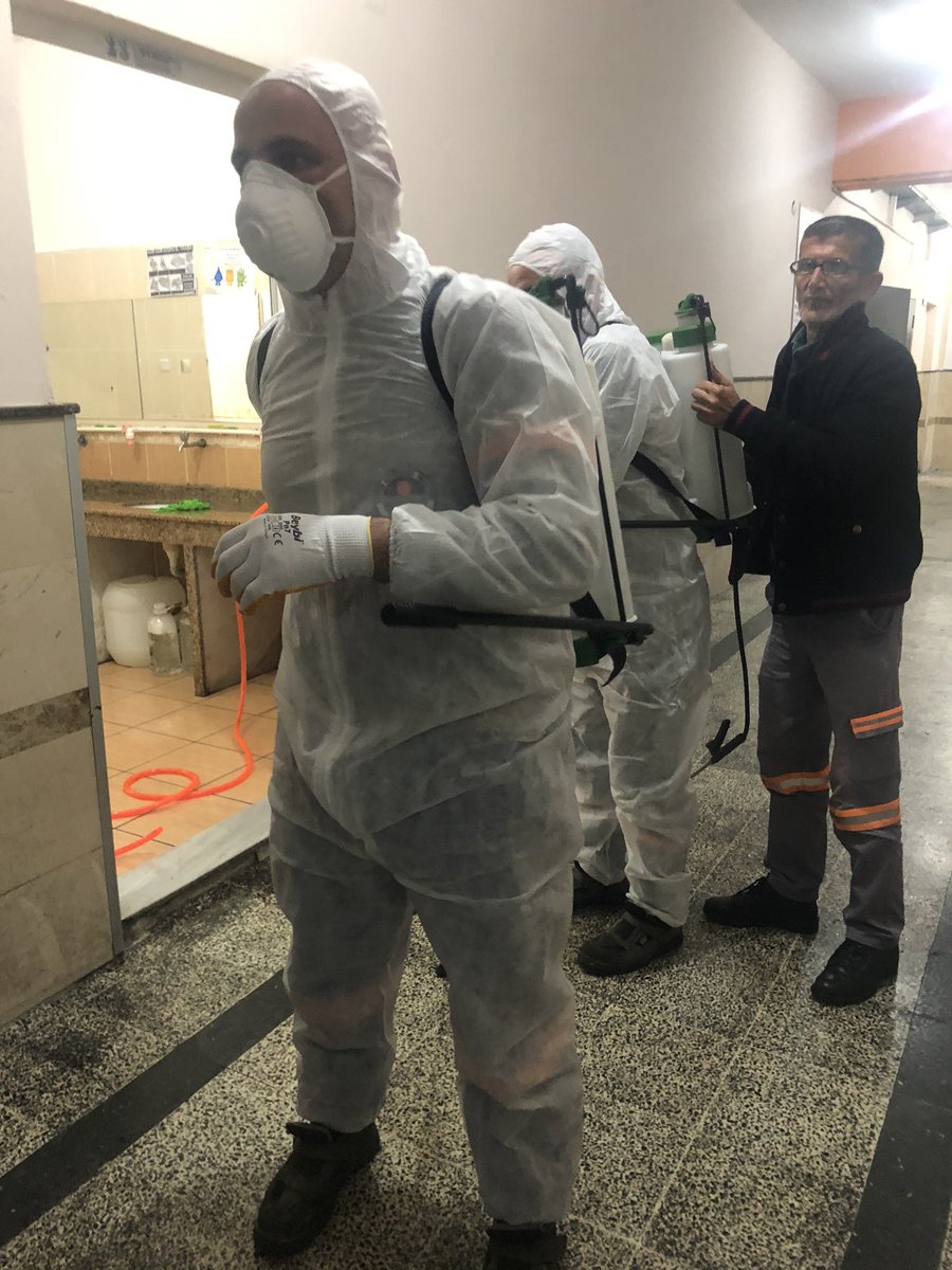 Çankaya Ortaokulu Büyükşehşr Belediyesi tarafından dezenfektan uygulaması yapıldı . <a href="/ziyaselcuk/">Ziya Selçuk</a> <a href="/AdemKoca46/">Adem Koca</a> <a href="/BaykalBasdemir/">Baykal BAŞDEMİR</a> <a href="/kamilyilmaz33/">Kamilyılmaz33</a>